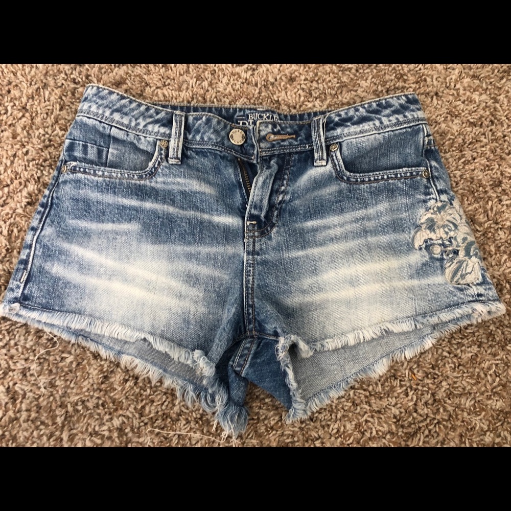 Buckle Black Shorts Size 26 Fit no. 53